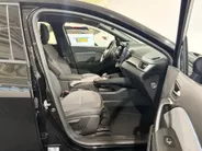 Renault Captur 145PK E-Tech full hybrid techno Automaat | 1ste Eigenaar | Google Built-in | Apple Carplay/Android Auto | Camera | Parkeersensoren | Lichtmetalen Velgen | LED Lampen | Digitale Cockpit | Licht & Regen Sensor | Armsteun |