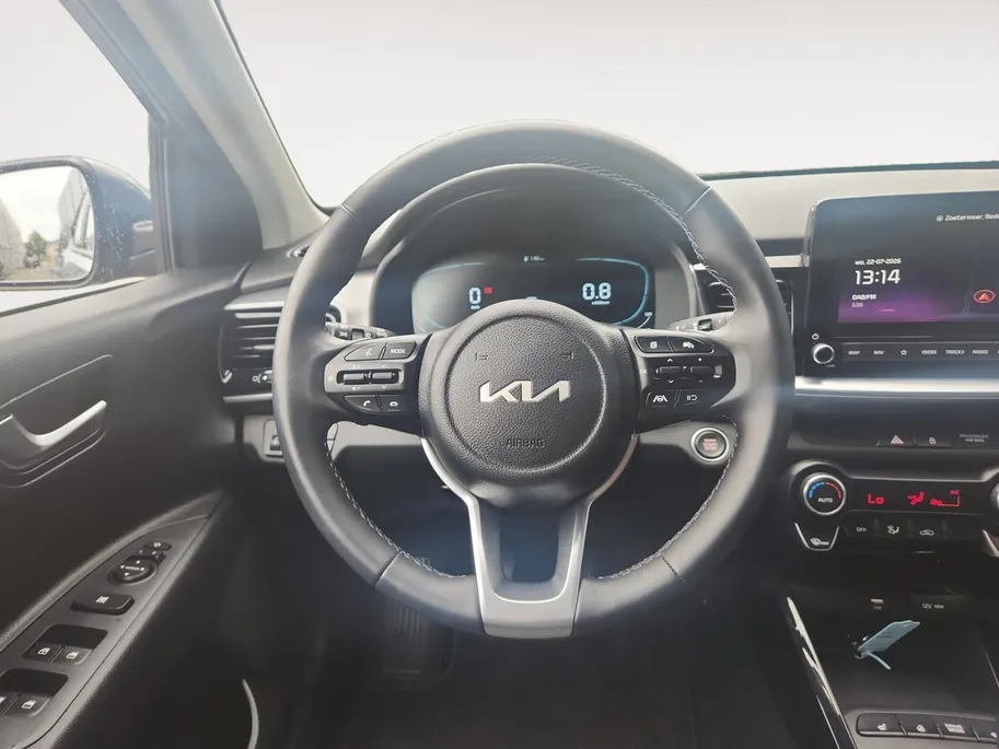 Kia Stonic 1.0 T-GDi MHEV DynamicPlusLine | Camera | Navi | Privacy Glass | Apple Carplay | Android Auto | Lichtmetalen Velgen |