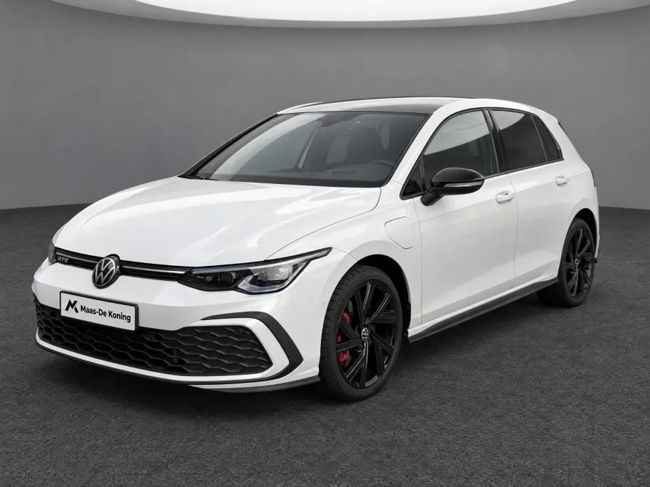 Volkswagen Golf 1.4 eHybrid GTE 245pk DSG · Camera · Keyless · Inklap. Trekhaak · Matrix LED · Stuur- & Stoelverwarming · Parkeerassistent ·