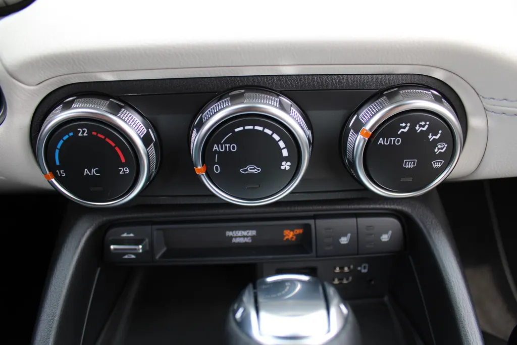 Mazda MX-5 2.0 SkyActiv-G 6AT 184PK Kizuna | Automaat | Leder | CAmera | Bose Audio | Nu met extreem hoge korting! |