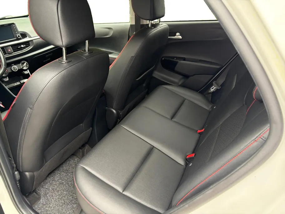 Kia Picanto 1.0 MPi GT-Line Edition Apple Carplay/Android Auto , navi , cruise , lm velgen , tel , camera , usb , sport stoelen , super mooie uitvoering . auto is voorzien van een nieuwe koppeling