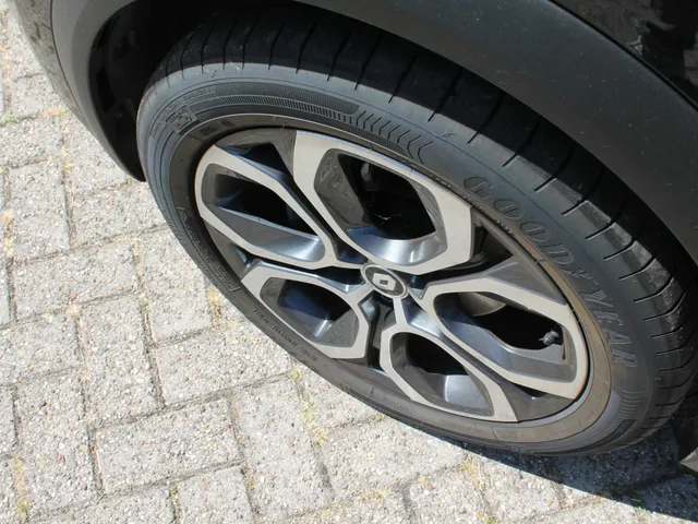 Renault Captur 1.3 TCe 140 PK Intens | Camera achter en sensoren voor | 18' LM Velgen |