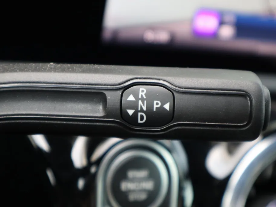 Mercedes-Benz CLA 180 Business Solution AMG l Trekhaak l Panoramadak l stoelverwarming
