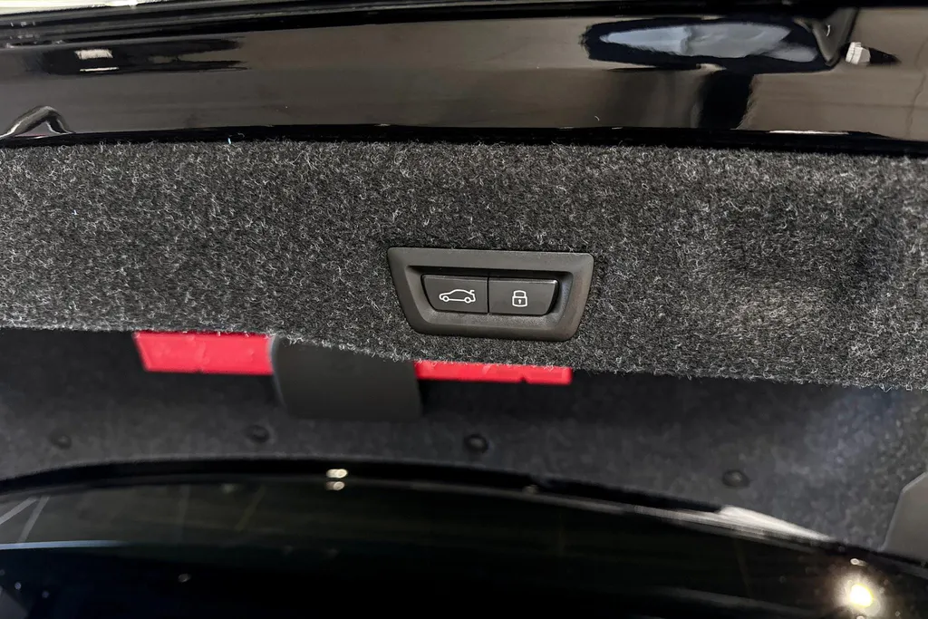 BMW M5 Sedan 