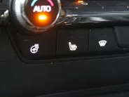 Mazda 3 2.0 e-SkyActiv-G M Hybrid 122 Luxury | Trekhaak | Stuur-/stoelverwarming | Leer | 360 Camera | Stoelgeheugen | 18' LM | HUD | LED | Cruise adapt. |