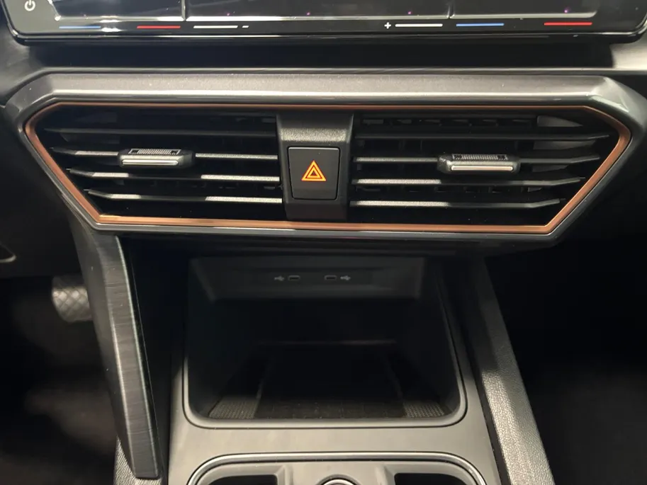 CUPRA Formentor 1.4 TSI | e-HYBRID | BUSINESS ED. | 18'' VELGEN | SPORTSTOELEN |