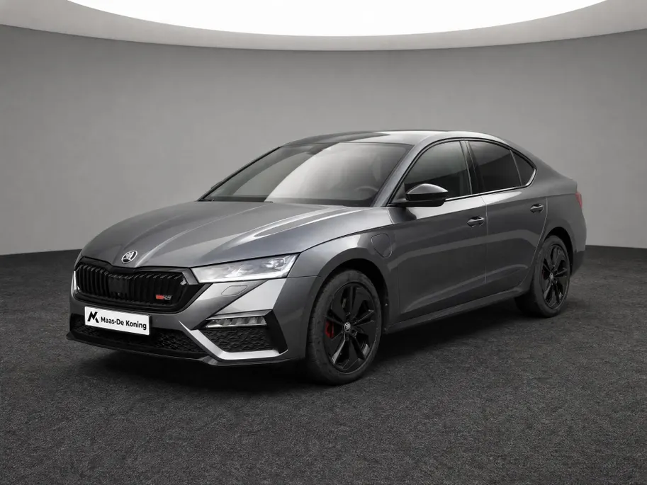 Škoda Octavia 1.4 TSI 245pk DSG RS iV PHEV Business · Camera · Apple/Android Car Play · Wegklapbare Trekhaak · Stoelverwarming · 18'' Inch ·