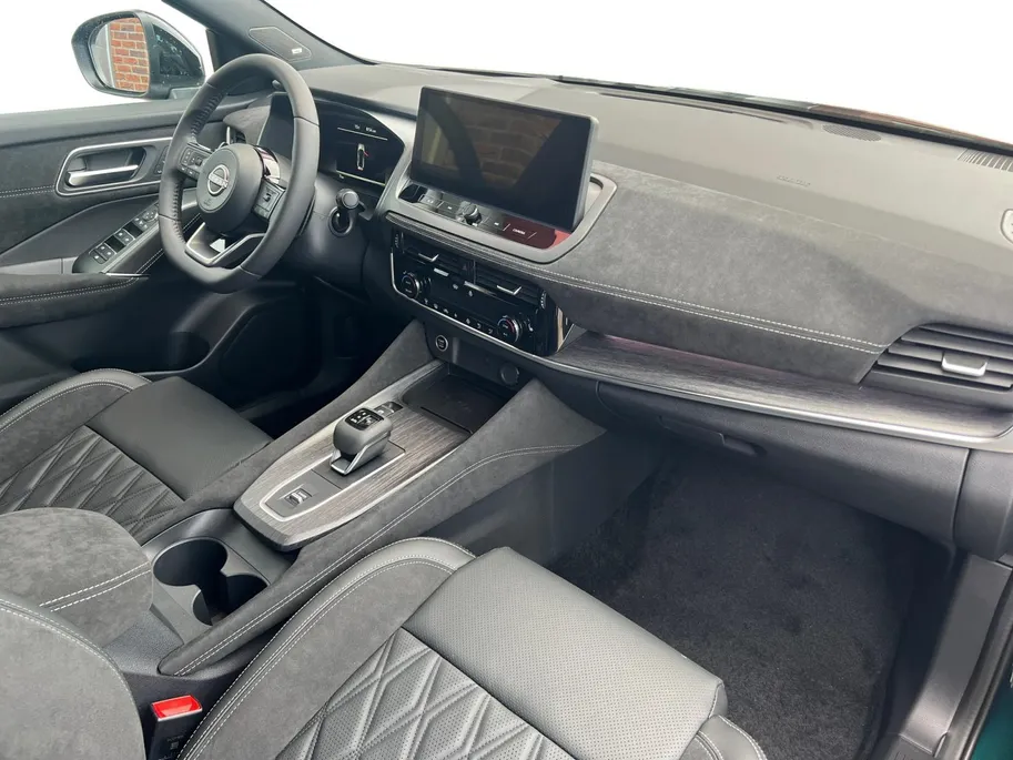 Nissan QASHQAI 1.3 MHEV Xtronic Tekna Plus | NISSAN MORE 10 Jaar garantie | €6.000,- Korting | 1800 kilo trekgewicht | Panoramadak | Keyless | | Bomvol optie's  | 360 camera |