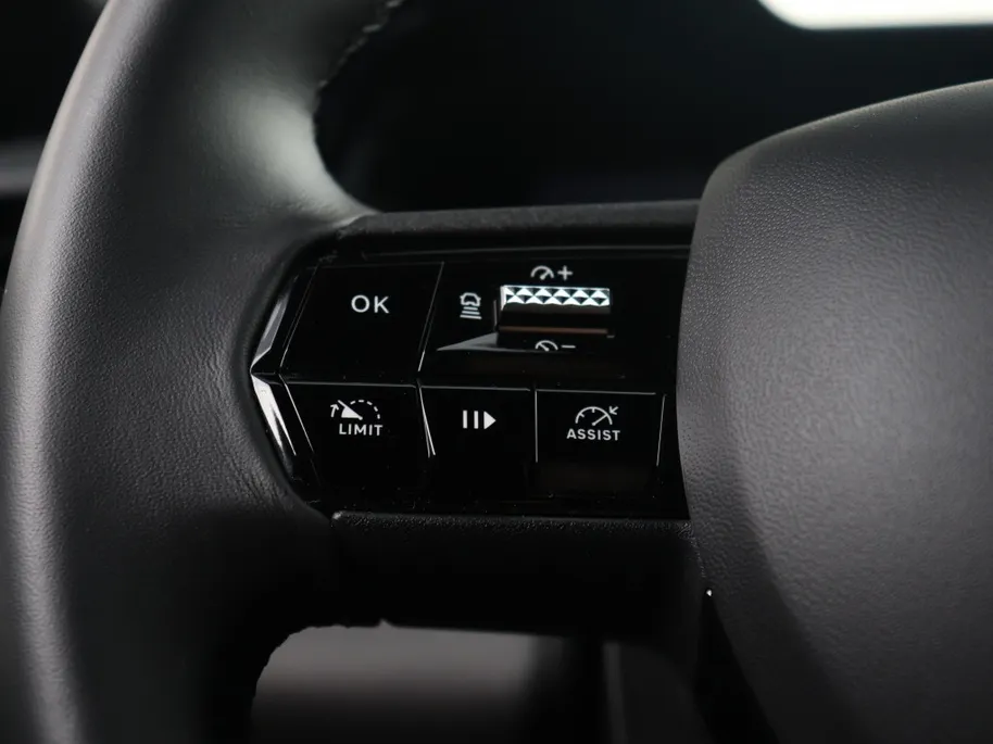 Alfa Romeo Junior 1.2 Turbo 136 PK Ibrida Speciale | Techno | Pano | Camera | Navi
