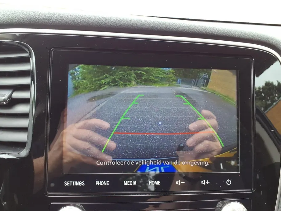 Mitsubishi Outlander 2.4 PHEV Pure Automaat | Trekaak | Andriod/Apple car play