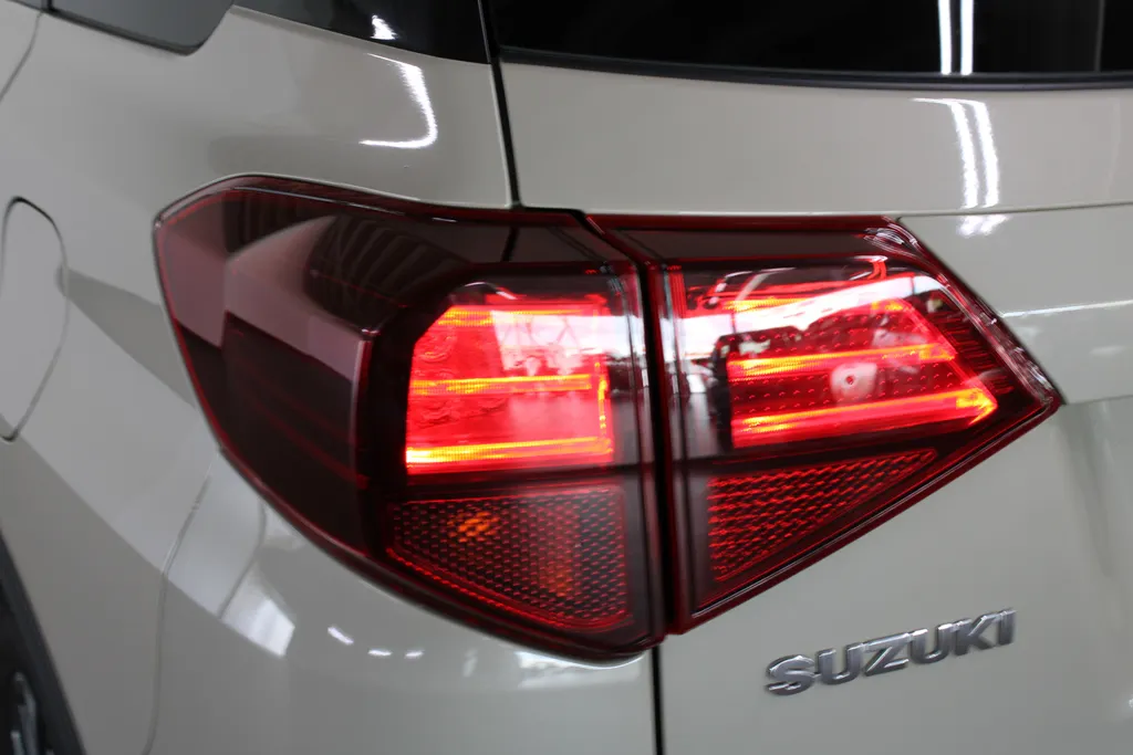 Suzuki Vitara 1.4 Boosterjet Style Smart Hybrid Automaat / Afn. Trekhaak /