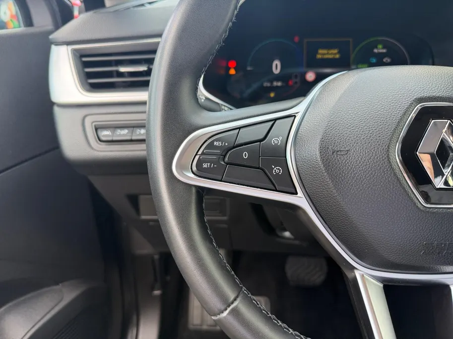 Renault Captur 1.6 E-Tech Hybrid 145 Intens | Automaat | Parkeersensoren | Camera | Cruise & Climate Control | Apple Carplay & Android Auto | 12 Maanden BOVAG Garantie