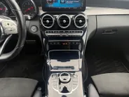 Mercedes-Benz C-Klasse Estate 300 e | Apple Carplay/Android Auto | Verwarmbare Voorstoelen | Privacy Glass | Climate Control | DAB | 12 maanden garantie |