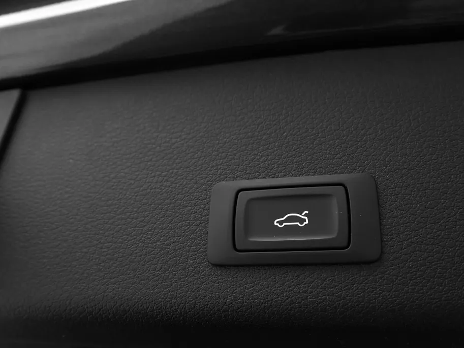 Audi e-tron 55 408pk Quattro S edition 95 kWh · SOH 97% · Panoramadak · Camera · Luchtvering · Elek. Achterklep · 20'' Inch ·