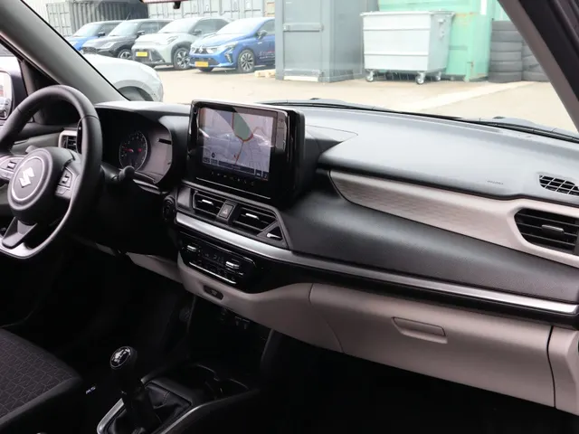 Suzuki Swift 1.2 Style Smart Hybrid
