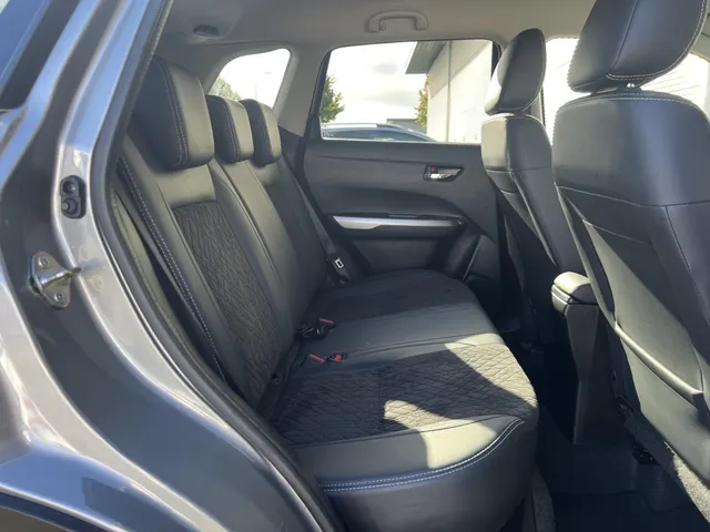 Suzuki Vitara 1.4 Boosterjet Style Smart Hybrid Automaat | Trekhaak | Apple Carplay & Android Auto | Climate Control | Adaptieve Cruise Control