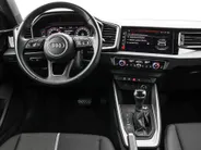 Audi A1 Sportback 25 TFSI 95pk S-Tronic Advanced Edition · Apple/Android Car Play · 17'Velgen · Clima · Cruise Control · Stoelverwarming · Garantie t/m 27-07-2027 of 100.000km