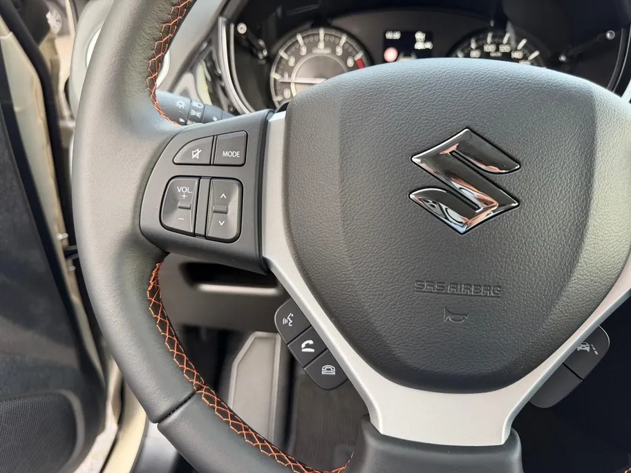 Suzuki Vitara 1.4 Boosterjet Smart Hybrid Special Edition | €3.500.- voordeel | Direct leverbaar | 10 jaar garantie | 17inch Lichtmetalen velgen | Hoge instap