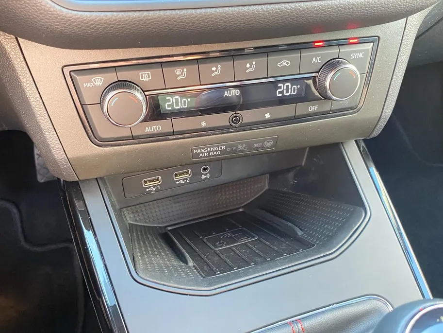 SEAT Arona 1.0 TSi 116pk FR Business Intense Trekhaak | CarPlay | Navi | Cruise | Two-Tone | Clima | Camera | Etc.