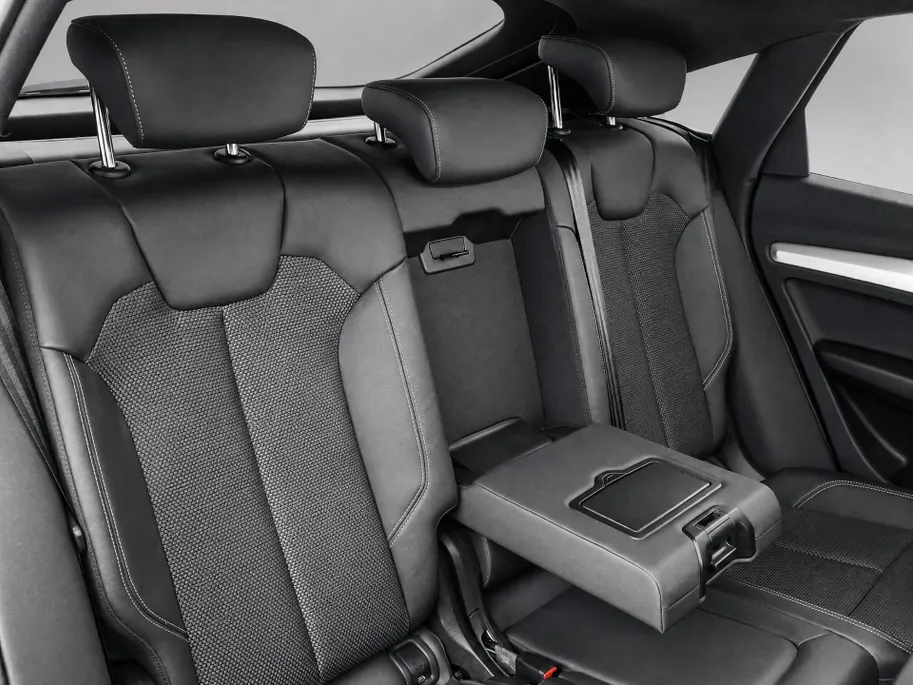 Audi Q5 Sportback 50 TFSIe 299pk S-tronic S edition · Camera · Panoramadak · Apple/Android Car Play · Navigatie · Elek. Achterklep · Stoelverwarming · EXTRA INRUILKORTING ·