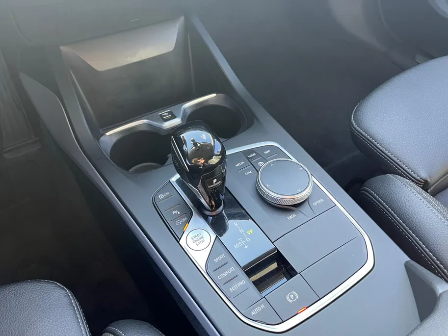 BMW 1 Serie 116i Introduction Edition 1e eigenaar | 18' M Sport velgen | Carplay | Cruise Control | Navi | Parkeersensoren | Digitale Cockpit | Etc.