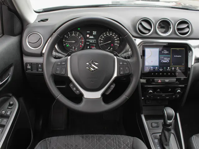 Suzuki Vitara 1.5 Hybrid Style Automaat | Navi | Adap Cruise | Panodak | Trekhaak | All Season