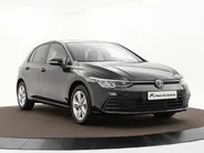 Volkswagen Golf 1.0 eTSI 110pk DSG Life · Camera · Apple/Android Car Play · Navigatie · P-Sensoren · 16'' Inch · Garantie t/m 04-02-2028 of 100.000km