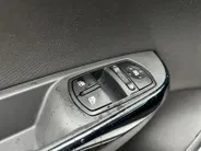Opel Corsa 1.0 Turbo Edition | Mistlampen | Airco | lichtmetalen velgen 16' | Cruise Controle | buitenspiegels elektrisch verstelbaar | Hill Hold Functie | 12 maanden Bovag garantie |