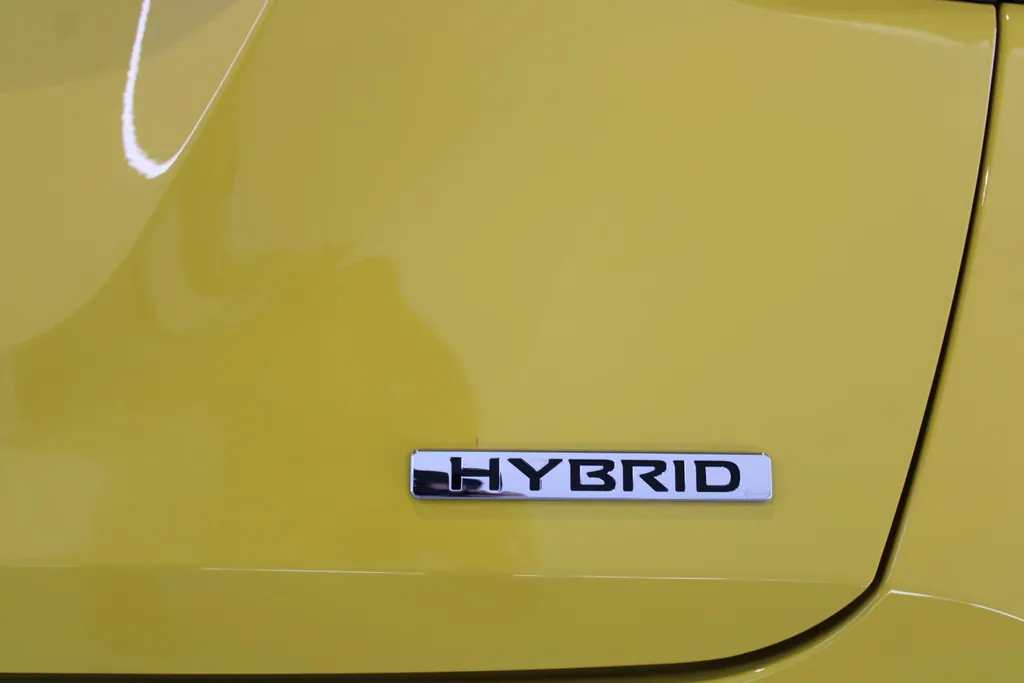 Nissan Juke 1.6 Hybrid N-Connecta | stuurverwarming | Stoelverwarming | Automaat | Achteruitrijcamera | Pdc voor en achter | Cruise controle | Climate Controle | LM wielen | Navigatie | Apple carplay & Android auto |