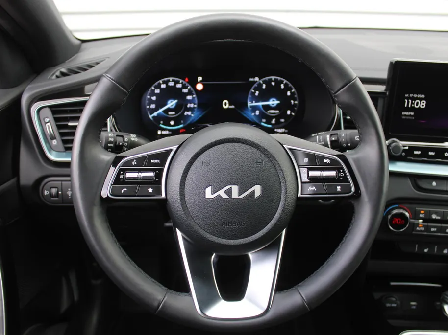 Kia Ceed Sportswagon 1.0 T-GDi MHEV Design Edition | Stuur-/stoelverwarming | Cruise adapt. | Camera | 16' LM | Elek. achterklep | JBL audio | LED |
