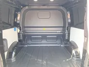 Ford E-Transit Custum 320 L1H1 Sport 71 kWh DC | Dubbele Schuideur | Camera | Trekhaak | 17' Lichtmetaal | Halfleer bekleed | Led verlichting | El. Verst. bestuurdersstoel| Apple Carplay&Android Auto |
