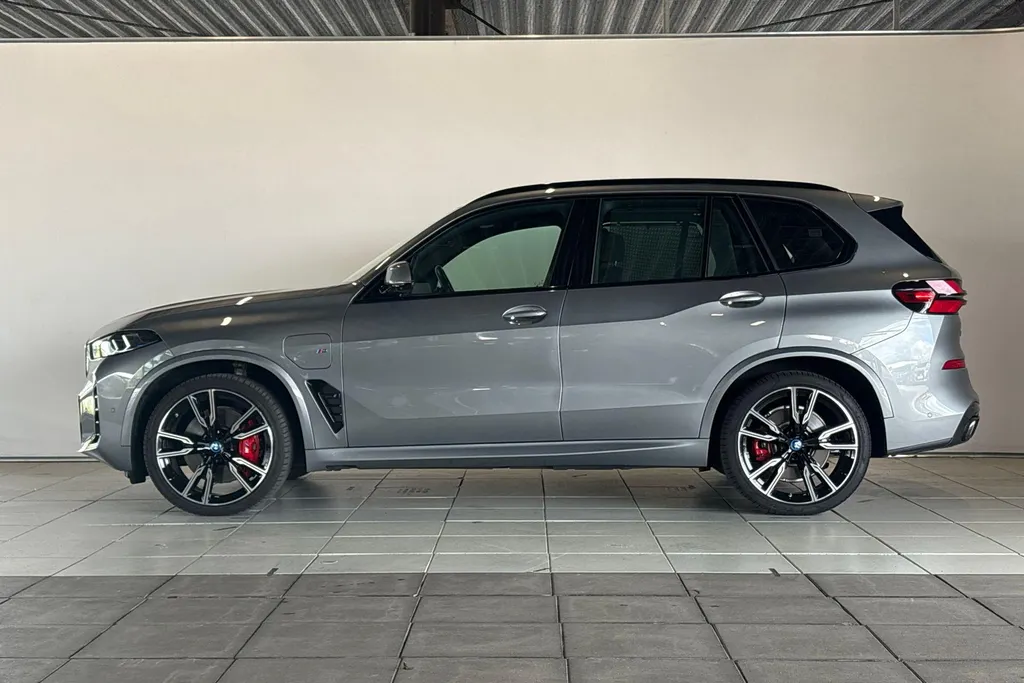 BMW X5 xDrive50e Launch Edition Innovation Pack