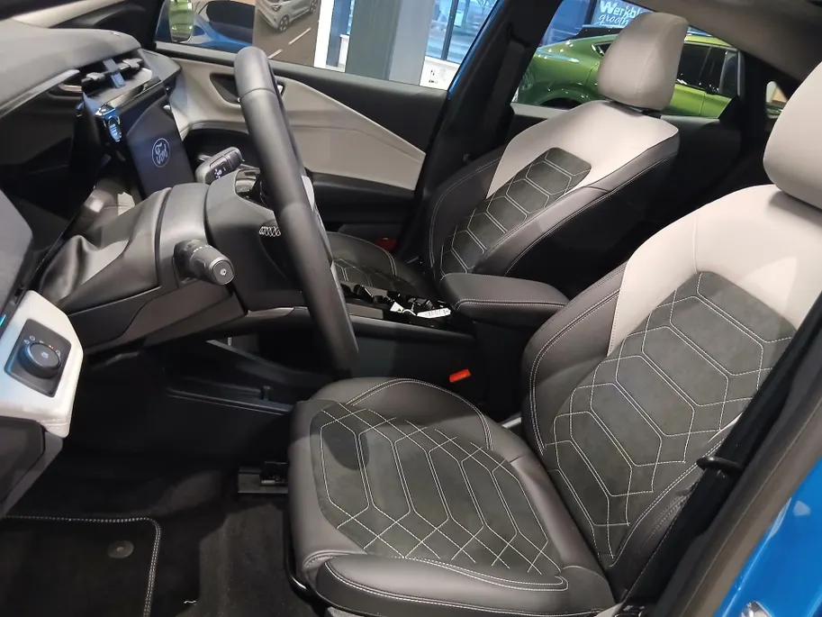 Ford Puma Gen-E Premium 44 kWh | Driver Assistance Pack | Winter Pack | Panoramadak | Voorraad leverbaar €4000,- Ford Voordeel |