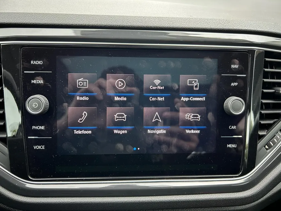 Volkswagen T-Roc 1.5 TSI ZEER COMPLEET, O.A. LEDER, OPEN PANORAMADAK, A-CAMARA ETC! NU PREMIUMPAKKER GRATIS INCL. 12 MAANDEN GARANTIE!!