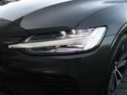 Volvo V60 2.0 T6 Plug-in hybrid AWD Plus Dark | Nappaleder | Trekhaak | HK audio | Schuifdak | Stuur-/stoelverwarming | Adap. Cruise | Dodehoek detectie | Geheugenstoelen | 360 Camera |