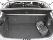 Kia Stonic 1.0 T-GDi MHEV DynamicPlusLine | Stuur-/stoelverwarming | Camera | Cruise | Clima | LED | Navi | 16' LM | Keyless |