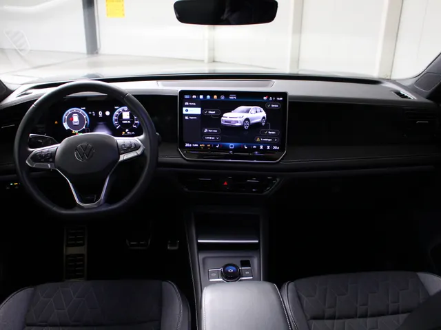 Volkswagen Tiguan 1.5 eTSI DSG Goal Edition Navigatie | Trekhaak | Matrix Led | Keyless Entry | Easy Open achterklep