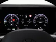Volkswagen Tiguan 1.5 eHybrid 272pk DSG R-Line Edition · Panoramadak · 360 Camera · Harman Kardon Audio · Inklap. Trekhaak · Matrix LED · Head-Up Display · Keyless · Garantie t/m 19-11-2030 of 100.000km