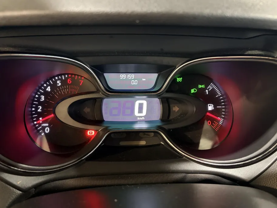 Renault Captur 90PK TCe Intens | All Season Banden | Armsteun | Navi | Camera | Parkeersensoren | Climate Control | Bluetooth | Lichtmetalen Velgen | Licht & Regen Sensor |