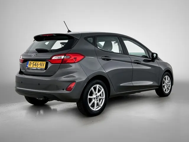 Ford Fiesta Trend 86PK | LM VELGEN | VERWARMDE VOORRUIT | PARK. SENSOREN