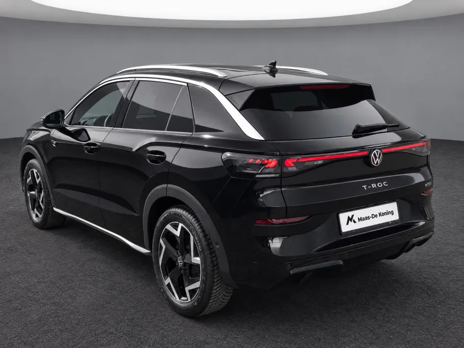 Volkswagen T-Roc 1.5eTSI/150PK R-Line · Navigatie · Camera + Parkeersensoren · Apple/Android Car Play · Garantie t/m 18-12-2027