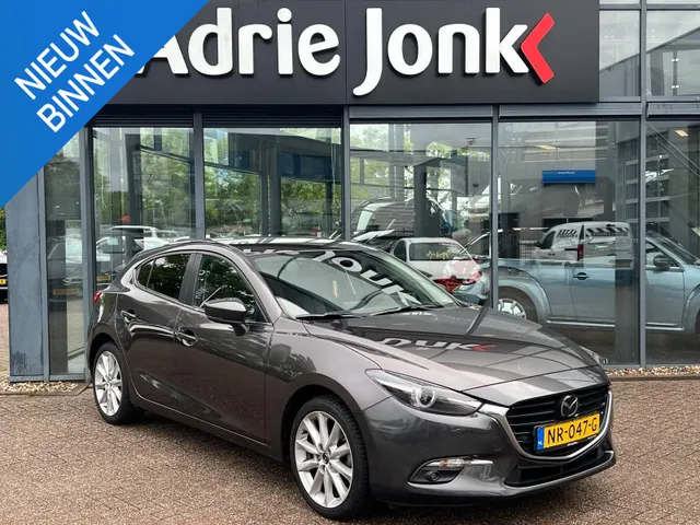 Mazda 3 2.0 SkyActiv-G 120 GT-M | LEDER | CAMERA | BOSE AUDIO | NAVIGATIE | NED AUTO | DEALER ONDERHOUDEN | STOEL + STUURVERWARMING | ACC |