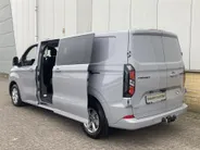 Ford Transit Custom 320 2.5 PHEV 233 pk L2H1 Limited Dubbele cabine Nieuwe Dubbele Cabine direkt leverbaar in meerdere kleuren