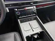 Hyundai Santa Fe 1.6 T-GDI PHEV Black Line 4WD 7-zitter 251PK | 62km WLTP elektrisch | Navigatie | Apple Carplay & Android Auto | Adaptive cruise control | Climate control | 360 camera | Stoelventilatie & verwarming | Stuurverwarming |
