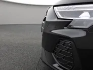 Audi A3 Sportback 45 TFSI e S edition Competition Panoramadak · SONOS Sound System · 19'' lichtmetalen velgen · Sportstoelen alcantara · MEGA Sale