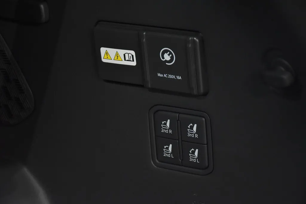 Kia EV9 99,8kWh 204pk RWD Plus NIEUW