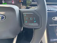 Ford Explorer Style Standard Range RWD 58 kWh | 0,99% rente icm Ford Options | Comfort Pack 1 | 19' Lichtmetalen velgen | uit voorraad leverbaar | 1800kg Trekgewicht | Actieradius 444km
