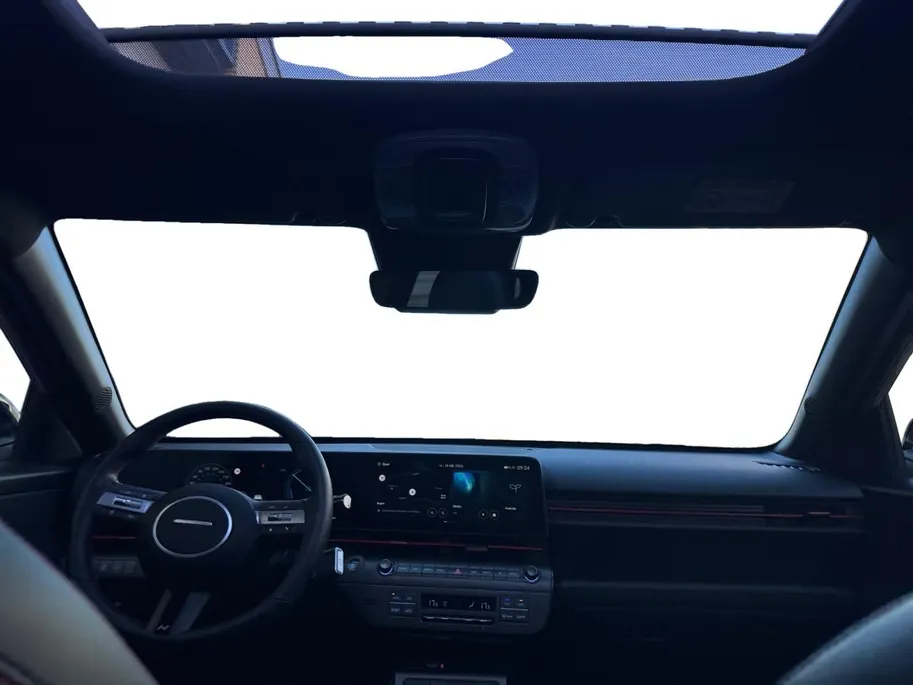 Hyundai Kona 1.6 GDI HEV N Line Sky | schuif-/kanteldak | Navi | Clima | 360 Camera | All Season banden | Stoel-/stuurverwarming | Elektrische achterklep