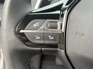 Peugeot 208 1.2 Hybrid 110 e-DCS6 Allure | Lichtmetaal | Automaat | Apple Carplay | Android Auto | 1 Jaar Bovag Garantie