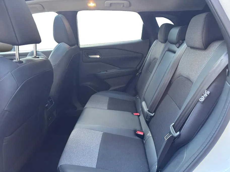 Nissan QASHQAI N-Connecta 158PK AUTOMAAT | Navigatie | Google Built-in | Adaptive Cruise Control | Climate Control | 360 camera | Parkeersensoren rondom | Lichtmetalen velgen | Panorama dak |